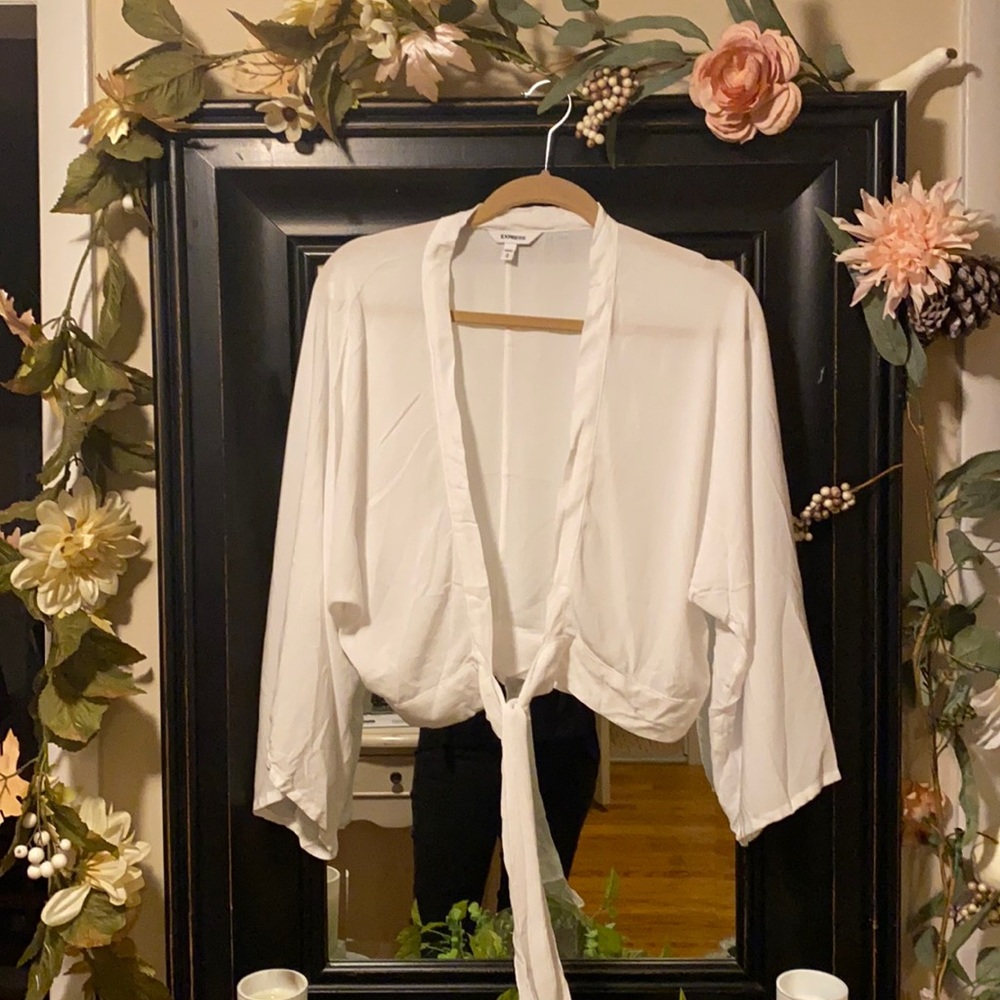 Light weight open front shirt with tie